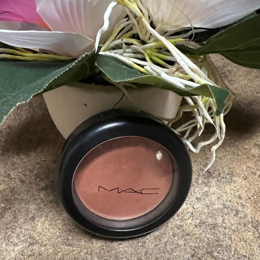 Used MAC Shimmer Blush